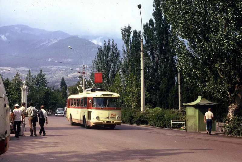 На троллейбусе в Ялту: 10 архивных кадров легендарного маршрута 1973 года троллейбус, симферополь, ялта, крым, 1973, ссср, шкода 9тр, алушта