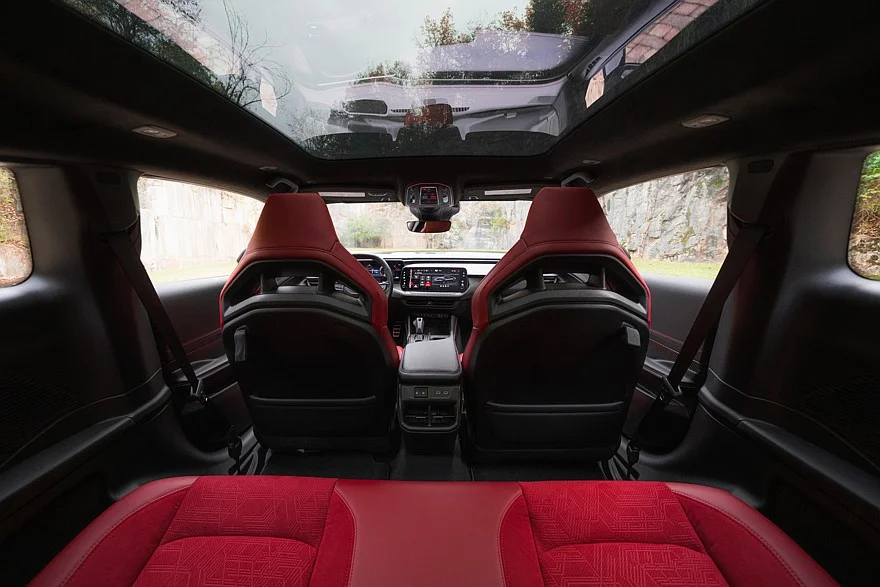 Dodge Charger добрался до Европы: объявлены цены и комплектации Dodge Charger добрался до Европы: объявлены цены и комплектации Dodge Charger, Европа, Stellantis, маслкар, электромобиль, бензин, цены, новинка