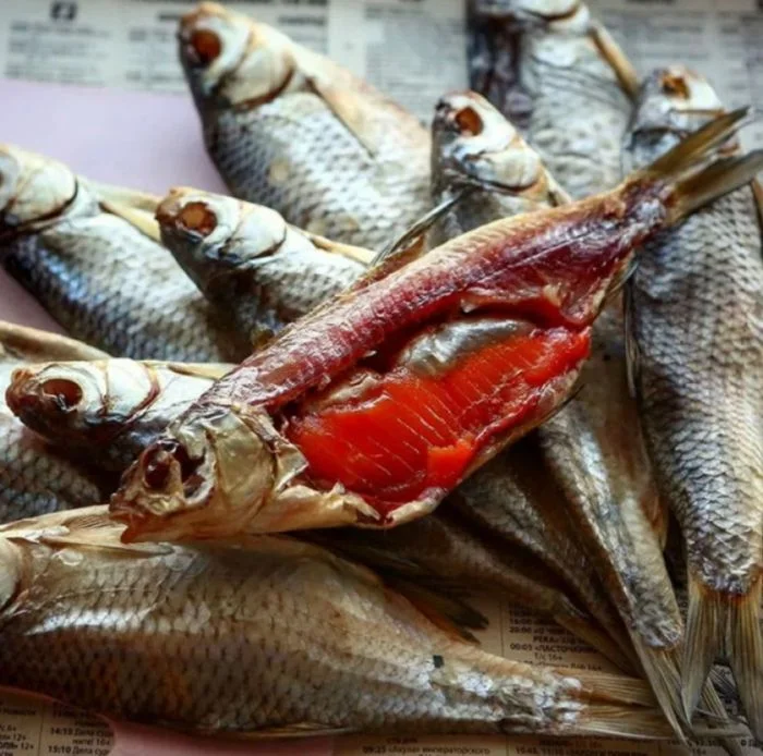 Соленая рыба из СССР: что скрывалось за культовой закуской Соленая рыба из СССР: что скрывалось за культовой закуской вобла, тарань, СССР, история, еда, закуска, копчение, вяление