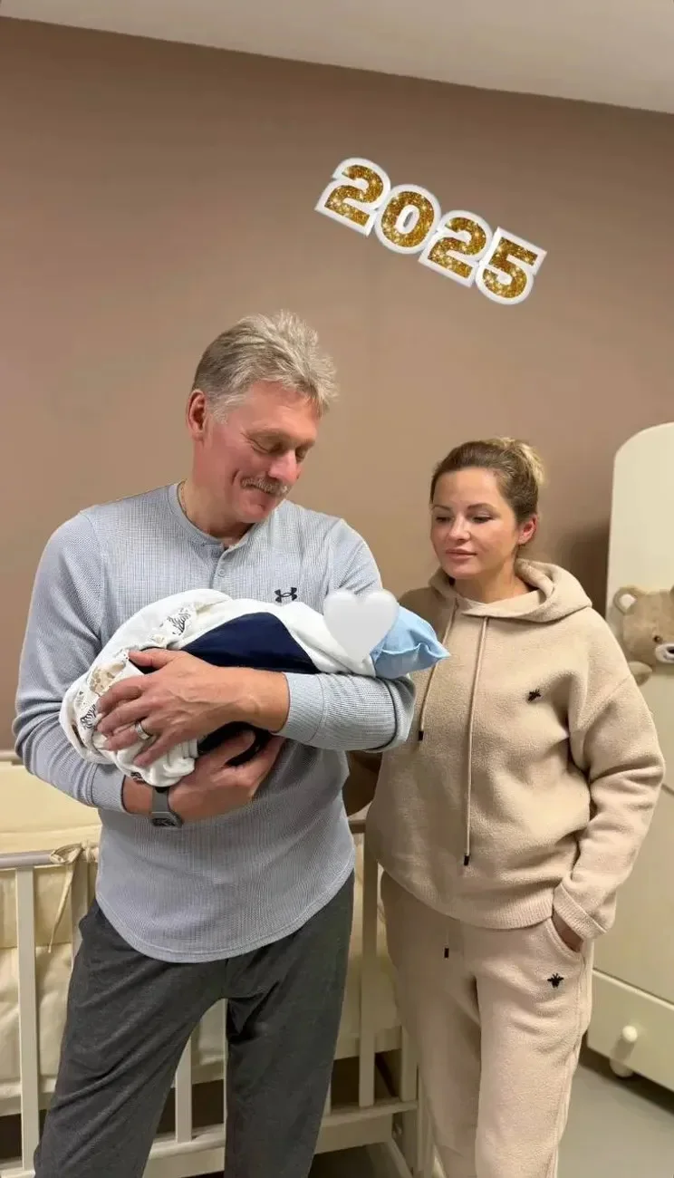 Бывшая жена Пескова показала совместное фото с ним и внуком Песков, Солоцинская, семья, внук, Елизавета, фото