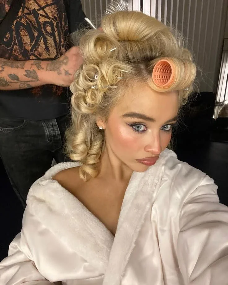 Pout Face: что за новый тренд у зумеров и как его повторить тренды, зумеры, селфи, Pout Face, выражение лица, мода