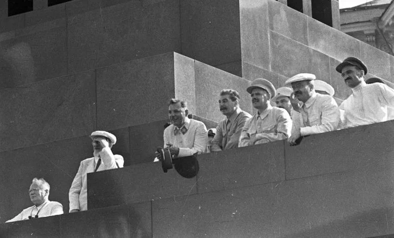 8 покушений на Сталина: как вождь уходил от смерти 8 покушений на Сталина: как вождь уходил от смерти Сталин, история, покушения, СССР, заговоры
