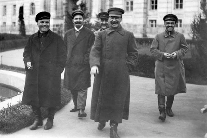 8 покушений на Сталина: как вождь уходил от смерти 8 покушений на Сталина: как вождь уходил от смерти Сталин, история, покушения, СССР, заговоры