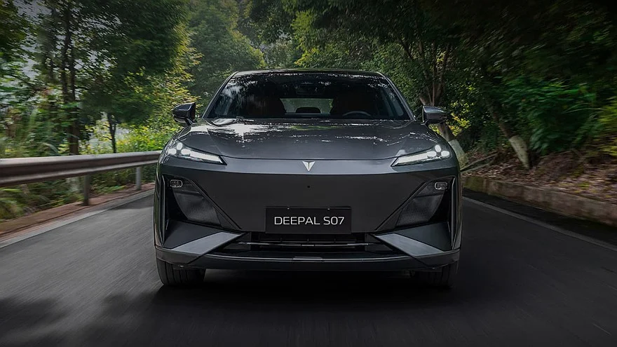 Deepal S07: новый гибридный кроссовер от Changan готовится к старту продаж в РФ Deepal S07: новый гибридный кроссовер от Changan готовится к старту продаж в РФ Changan, Deepal, S07, гибрид, кроссовер, Россия, новинка, автомобили