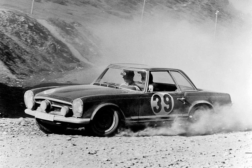 «Пагода» на колёсах: как Mercedes-Benz SL W113 стал иконой стиля и комфорта Mercedes-Benz, SL, W113, Пагода, ретро, автоистория, родстер, классика