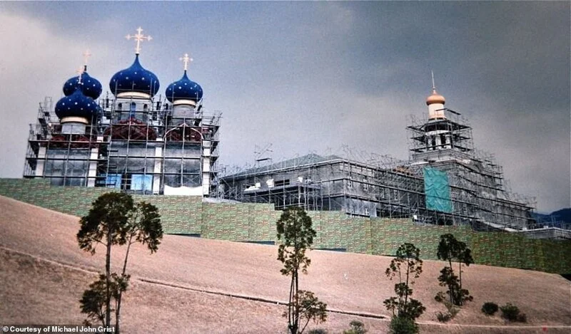 Копия суздальского храма среди пепла: как в Японии умирала «русская деревня» япония, россия, заброшенное, парк развлечений, история
