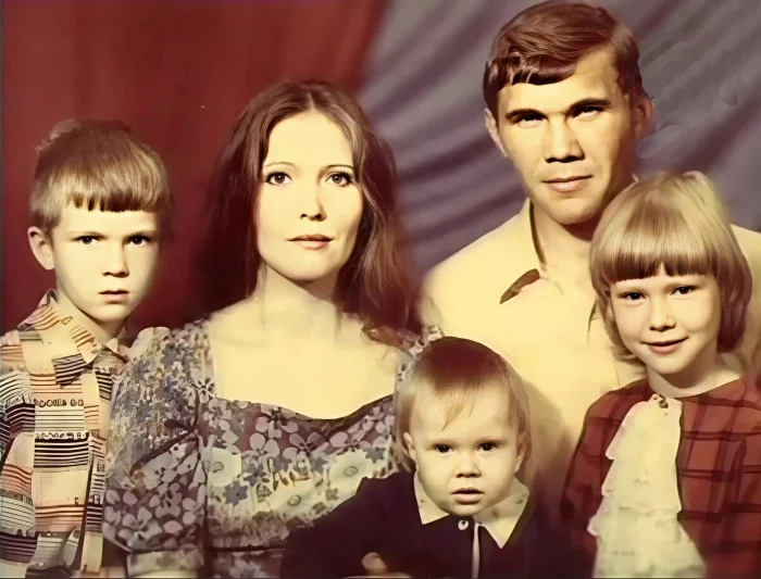 Тихая гавань генеральской вдовы: как Инна Лебедь пережила потерю и нашла покой Тихая гавань генеральской вдовы: как Инна Лебедь пережила потерю и нашла покой Александр Лебедь, Инна Лебедь, вдова, генерал, биография, семья, трагедия, поджог, месть