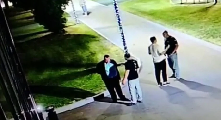 Буйный постоялец избил гостей отеля в Воскресенске и попал на видео