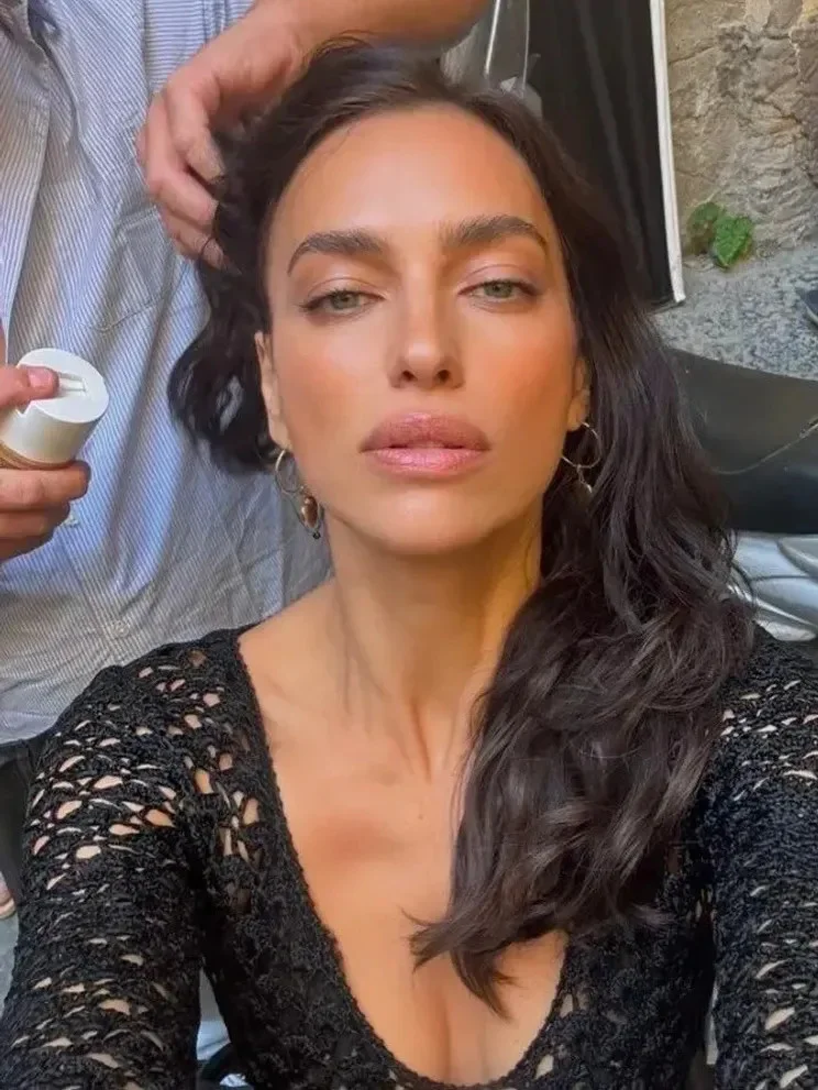 Ирина Шейк в белье и чулках: горячие фото из Италии Ирина Шейк, Dolce & Gabbana, Неаполь, белье, чулки, Микеле Морроне, фотосессия