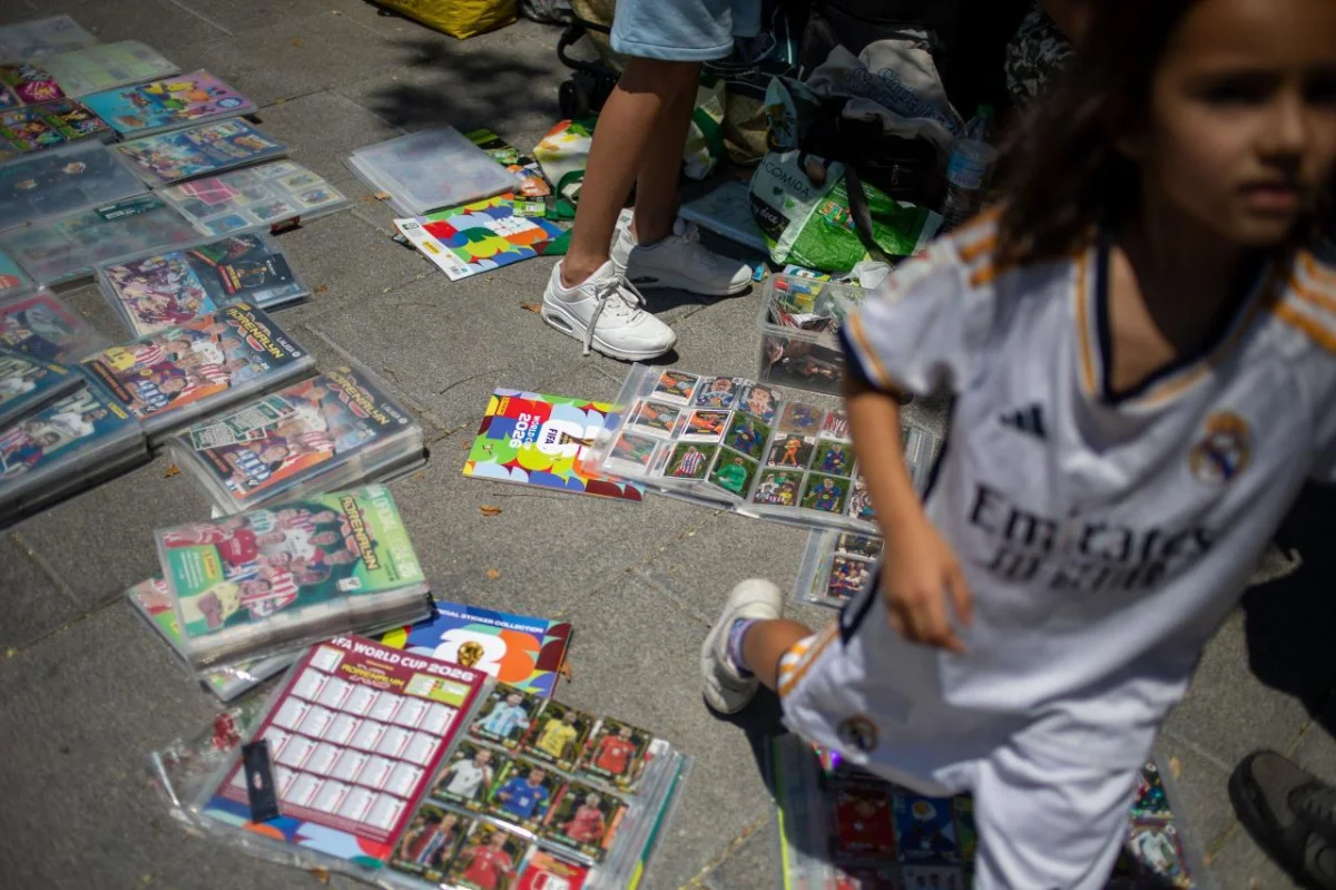 Как наклейки Panini покорили мир и стали миллиардным бизнесом Panini, наклейки, коллекционирование, футбол, история бизнеса, ЧМ-2026, братья Панини