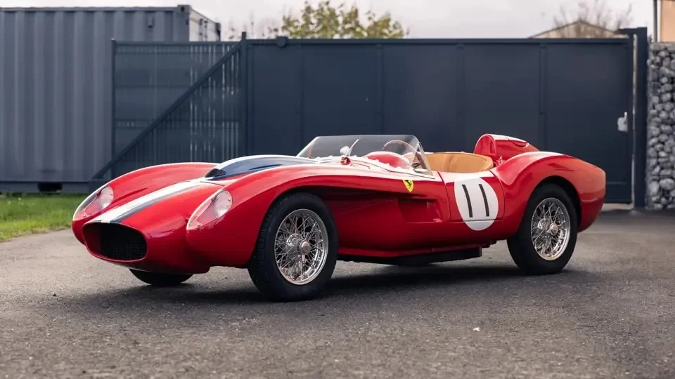 Игрушка за миллион: детский Ferrari побил ценовой рекорд