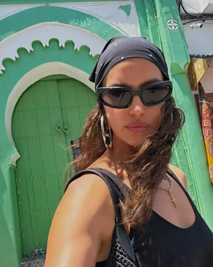 Ирина Шейк показала отпуск в Марокко и рассмешила подписчиков книгой о диетах Ирина Шейк показала отпуск в Марокко и рассмешила подписчиков книгой о диетах Ирина Шейк, Марокко, фигура, диета, юмор