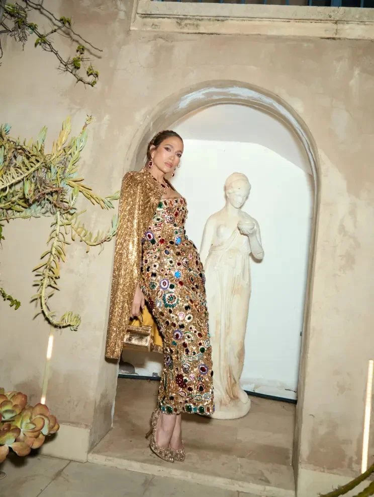 Золотая молодёжь: дочь Моники Беллуччи вышла на подиум Dolce & Gabbana Моника Беллуччи, Дженнифер Лопес, Леони Кассель, Dolce & Gabbana, мода, показ