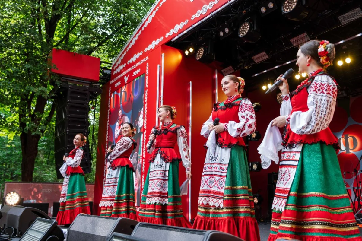 80 тысяч человек, хоровод и прялка: как прошёл фестиваль «Фолково» Фолково, Сокольники, фестиваль, народная культура, Татьяна Куртукова, Москва, лето, семья