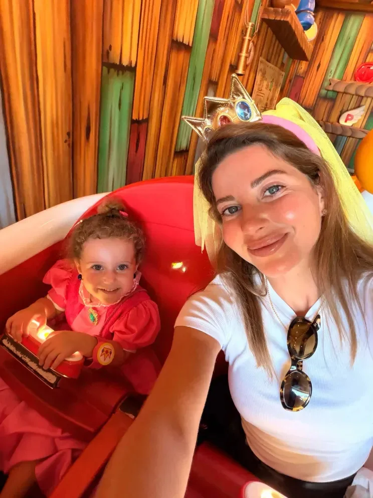 Юдашкина отметила 4-летие дочери в парке аттракционов во Флориде Галина Юдашкина, день рождения, дети, знаменитости, США