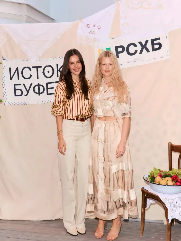 Эрнст, Кищук и Листов на открытии веранды в ДК Исток Эрнст, Кищук и Листов на открытии веранды в ДК Исток светская хроника, вечеринка, звезды, Эрнст, Кищук, ДК Исток
