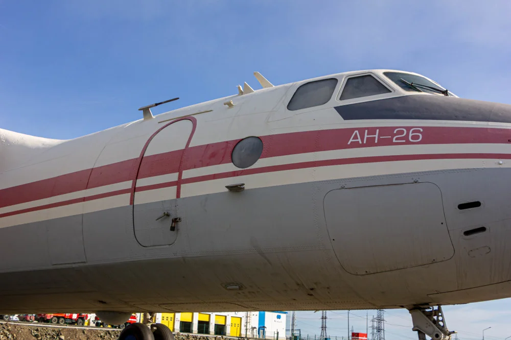 Загадки норильского неба: почему на памятнике Ан-12 нет «СССР» и странный номер Норильск, авиация, памятник, Ан-12, Заполярье, история, СССР