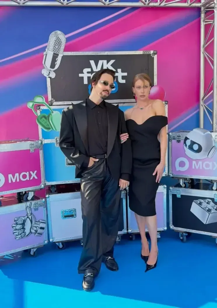 Жидковский сменил имидж для VK Fest: что говорят в сети? Жидковский сменил имидж для VK Fest: что говорят в сети? Алексей Жидковский, VK Fest, блогер, образ, скандал, пропаганда, штраф