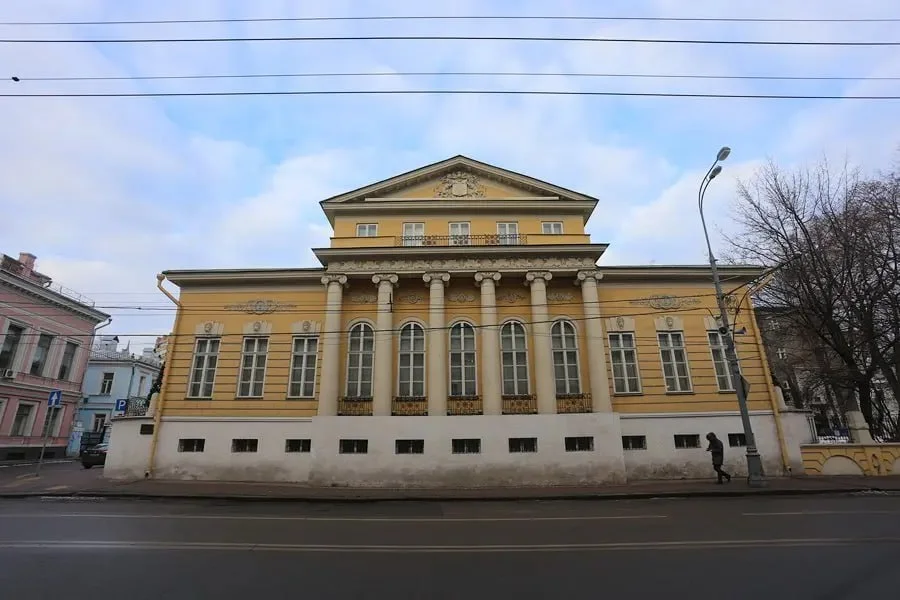 Гайд по необычным музеям Москвы: от забытого горельефа до часов Гагарина Гайд по необычным музеям Москвы: от забытого горельефа до часов Гагарина Москва, музеи, достопримечательности, история, культура