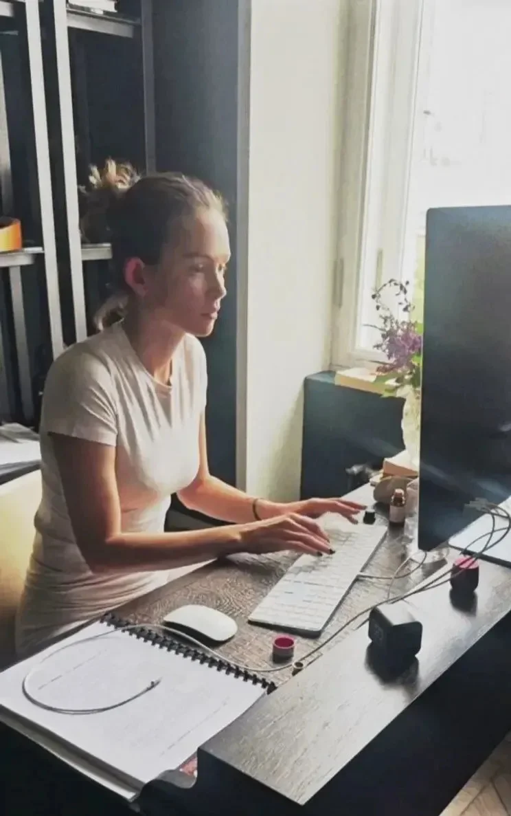 Работа, капельница и ноутбук: Паулина Андреева показала свои будни Паулина Андреева, Фёдор Бондарчук, развод, творчество, капельница, будни, видео
