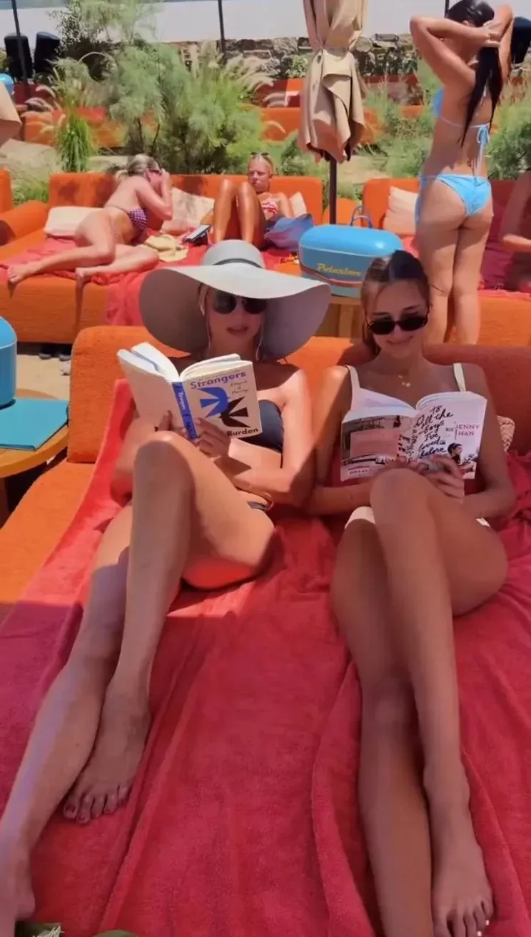 Кристина Орбакайте показала фигуру в бикини на отдыхе в Миконосе Орбакайте, Миконос, Греция