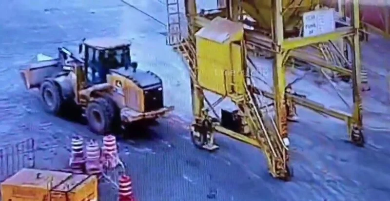 Поговорил с начальником и угодил под платформу: жесткое видео из Бразилии