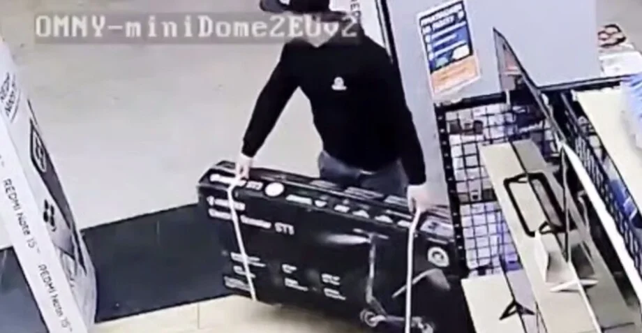 Дерзкая кража самоката в Москве: как это было и что грозит вору