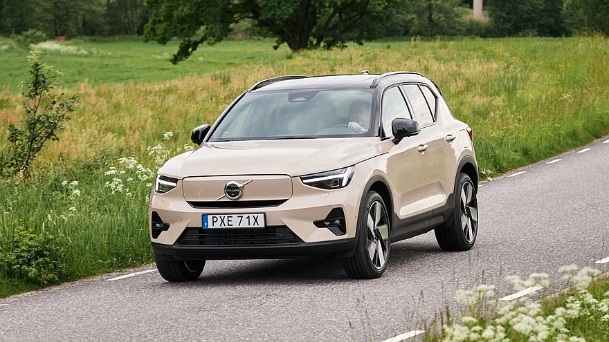 Volvo готовит новый электрический кроссовер EX50: известны сроки и цена