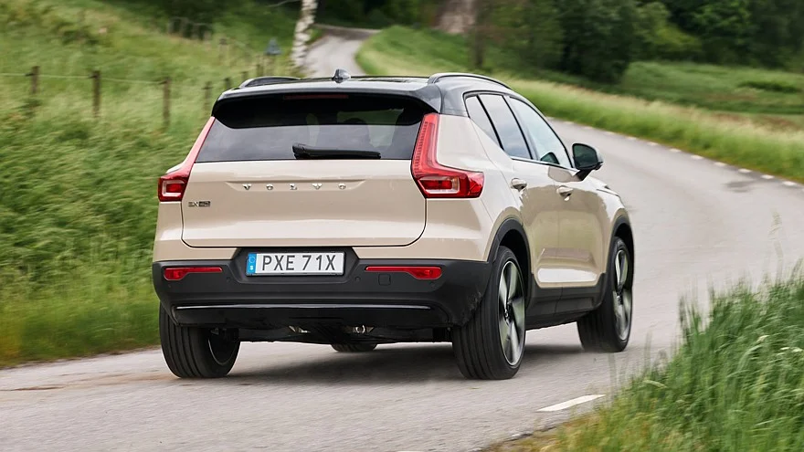 Volvo готовит новый электрический кроссовер EX50: известны сроки и цена Volvo готовит новый электрический кроссовер EX50: известны сроки и цена Volvo, EX50, электрокроссовер, новинка, 2027, цена, SPA3