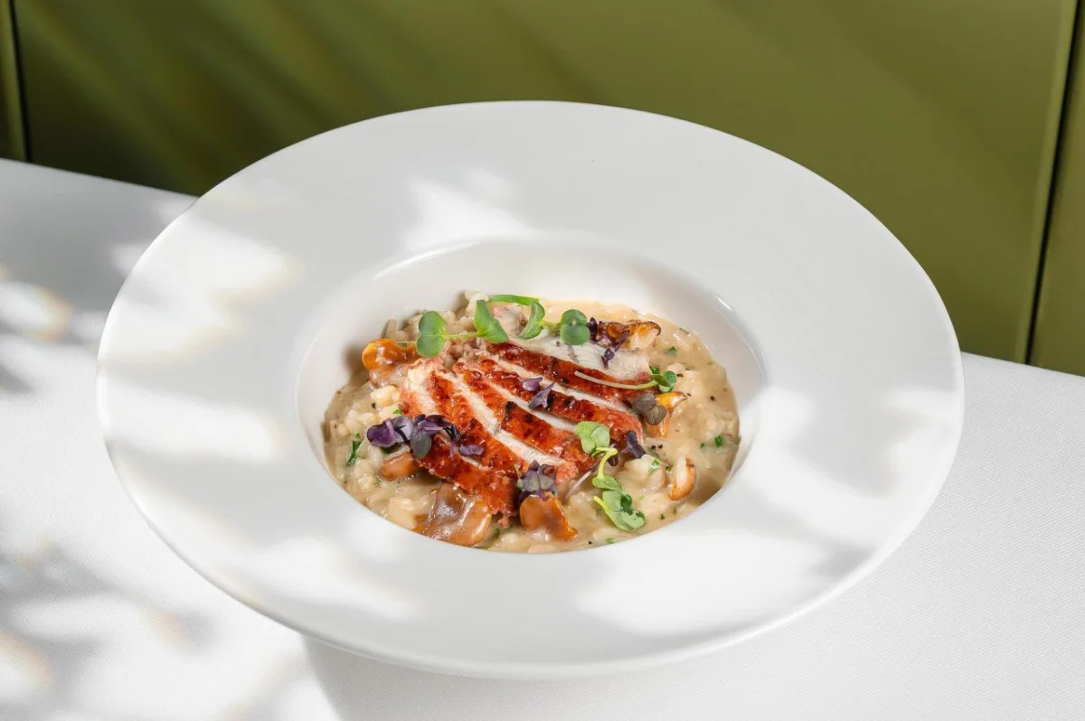 Вкусная карта столицы: куда сходить в августе рестораны, москва, еда, новинки, лисички, кофе, десерт, лужники