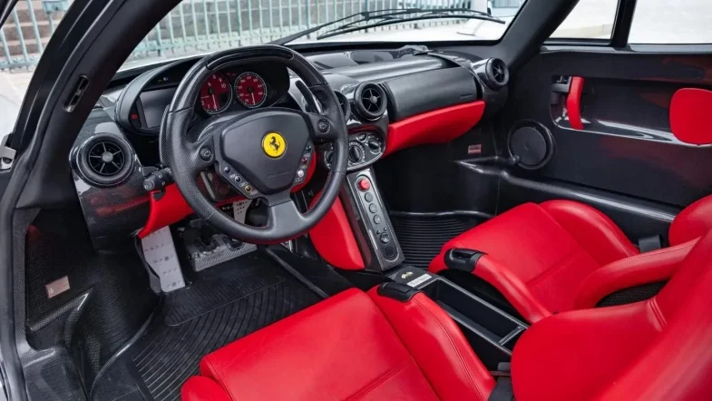 Серебряный Ferrari Enzo: один из девяти в мире уходит с молотка Ferrari, Enzo, аукцион, суперкар, коллекционные авто