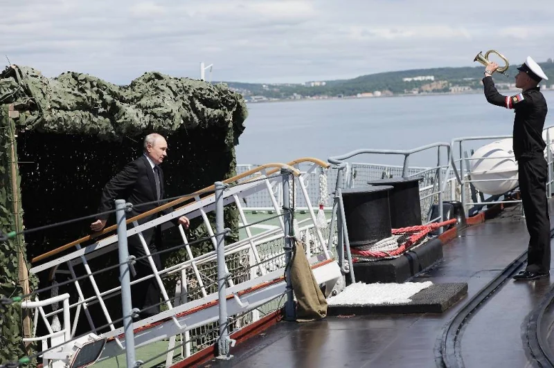 Путин с «Варяга» объявил о новой доктрине на море
