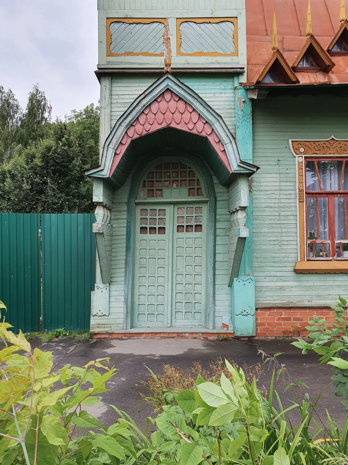 Резное чудо: самые красивые деревянные дома России Резное чудо: самые красивые деревянные дома России деревянное зодчество, архитектура, история, путешествия по России, резьба, памятники