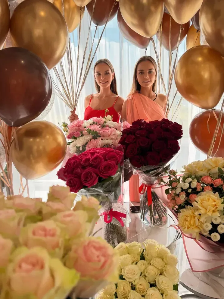 Беременная Дина Аверина и Арина без бойфренда: как сестры отметили 28-летие Беременная Дина Аверина и Арина без бойфренда: как сестры отметили 28-летие Аверины, гимнастика, знаменитости, шоу-бизнес