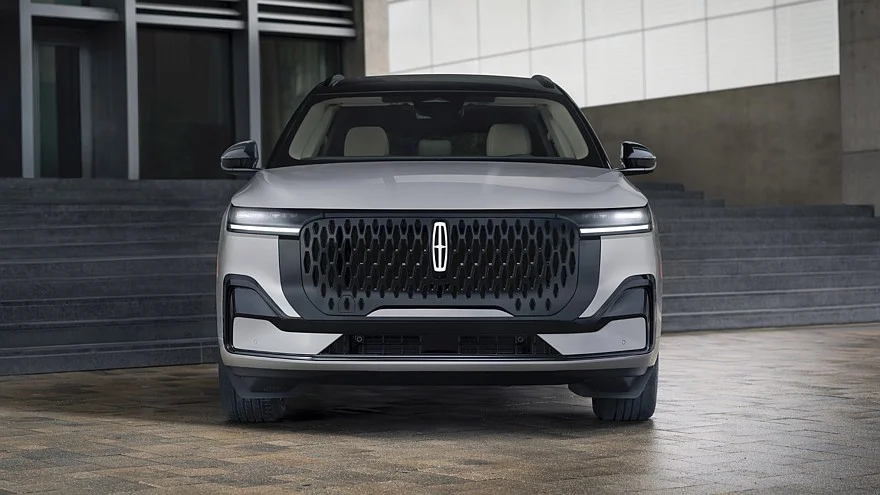 Lincoln Nautilus обновился: новый «гриль» и прежние моторы Lincoln, Nautilus, рестайлинг, кроссовер, новинка, 2027