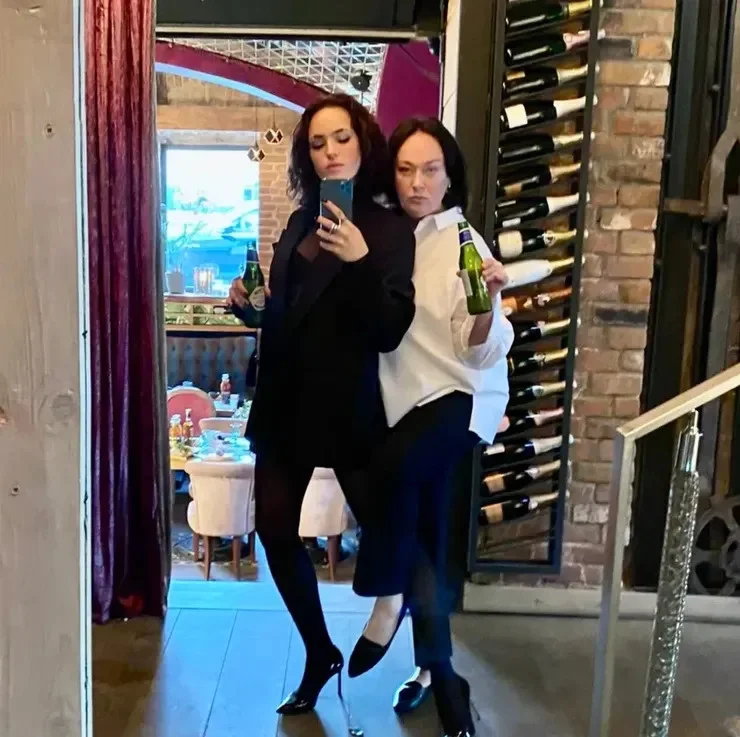 «Я вся в изъянах»: Гузеева ответила критикам и показала фото с дочерью Лариса Гузеева, знаменитости, шоу-бизнес, семья