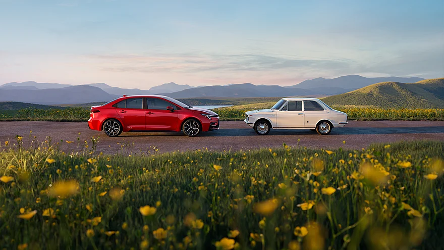 Toyota выпустила 2500 особенных Corolla в честь 60-летия Toyota, Corolla, юбилей, спецверсия, гибрид, автоновости