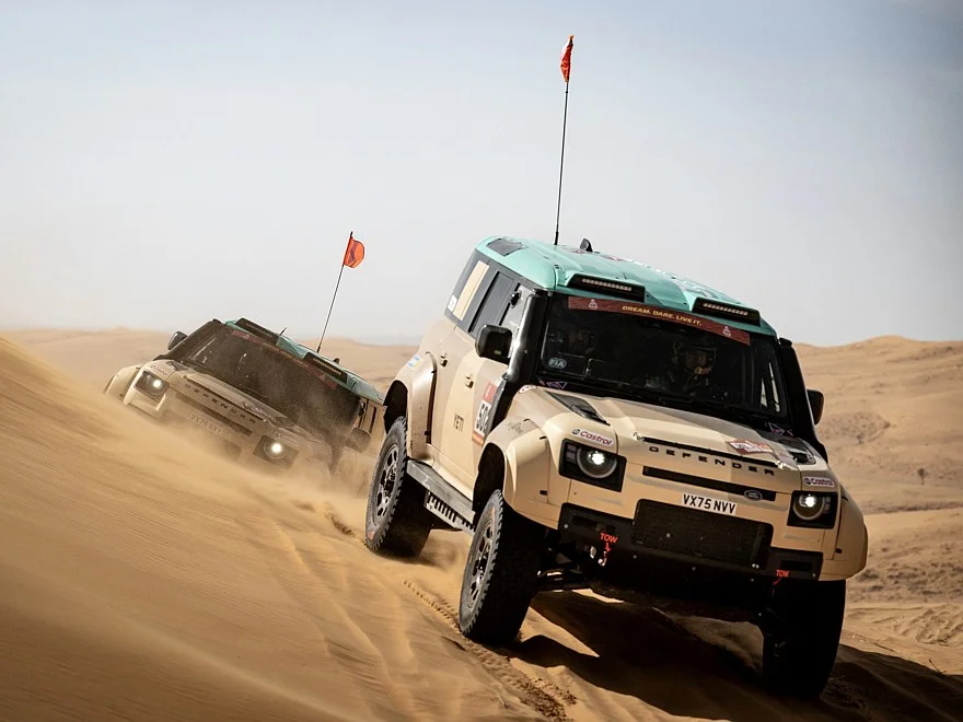 Создан для полетов: представлен самый мощный Defender Land Rover, Defender, Дакар, внедорожник, V8, новинка, авто