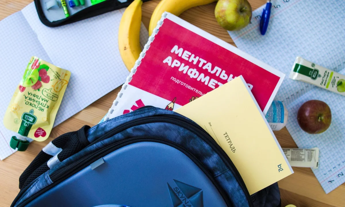 Собрать ребенка в школу: лайфхаки для полезного перекуса перекус, школа, дети, питание, нутрициолог, советы родителям, паучи, пастила, здоровое питание
