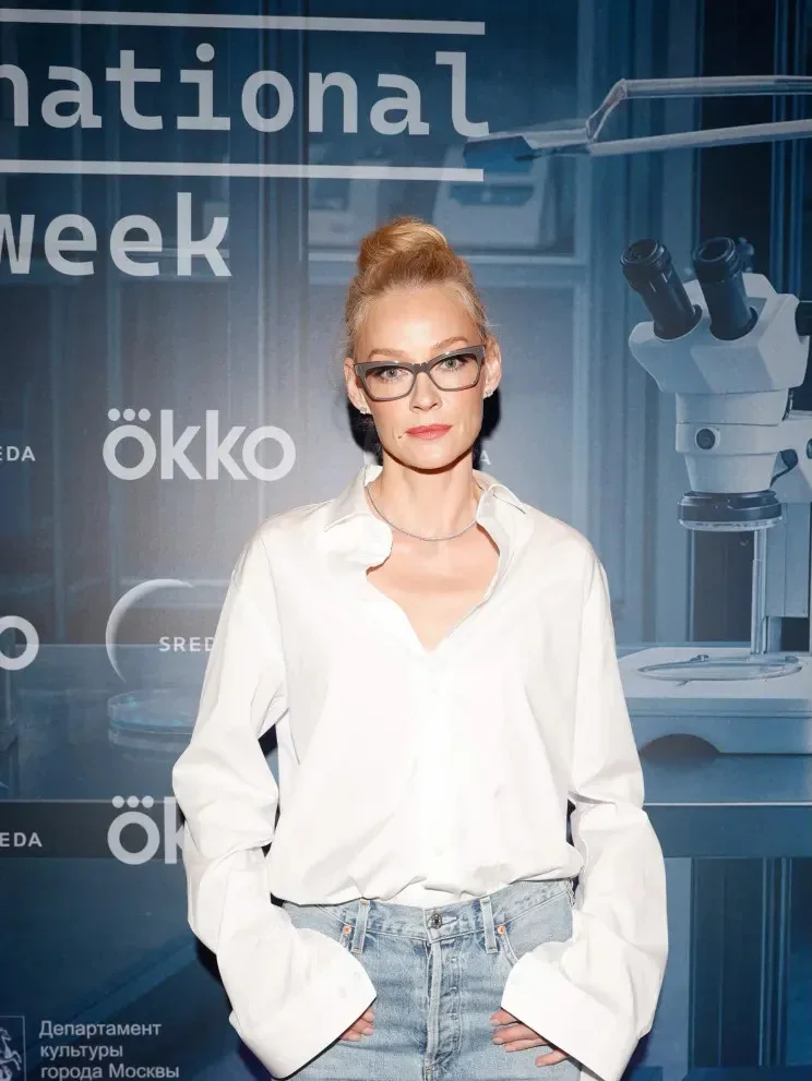 Звездная премьера «Большой фармы»: как это было Звездная премьера «Большой фармы»: как это было премьера, сериал, Большая фарма, Светлана Ходченкова, Алёна Хмельницкая, Тимур Родригез, Наталья Бардо, Игорь Гордин, красная дорожка, кино