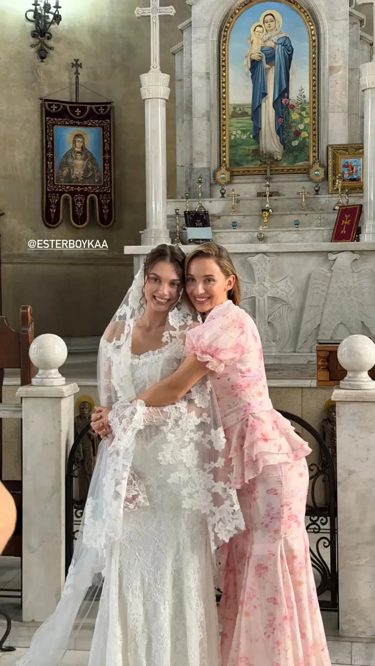 Свадьба в кружевах и венчание в церкви: как вышла замуж младшая сестра Mia Boyka Свадьба в кружевах и венчание в церкви: как вышла замуж младшая сестра Mia Boyka Mia Boyka, Есфирь Бойко, Карен Татевосов, свадьба, венчание, Пятигорск, знаменитости