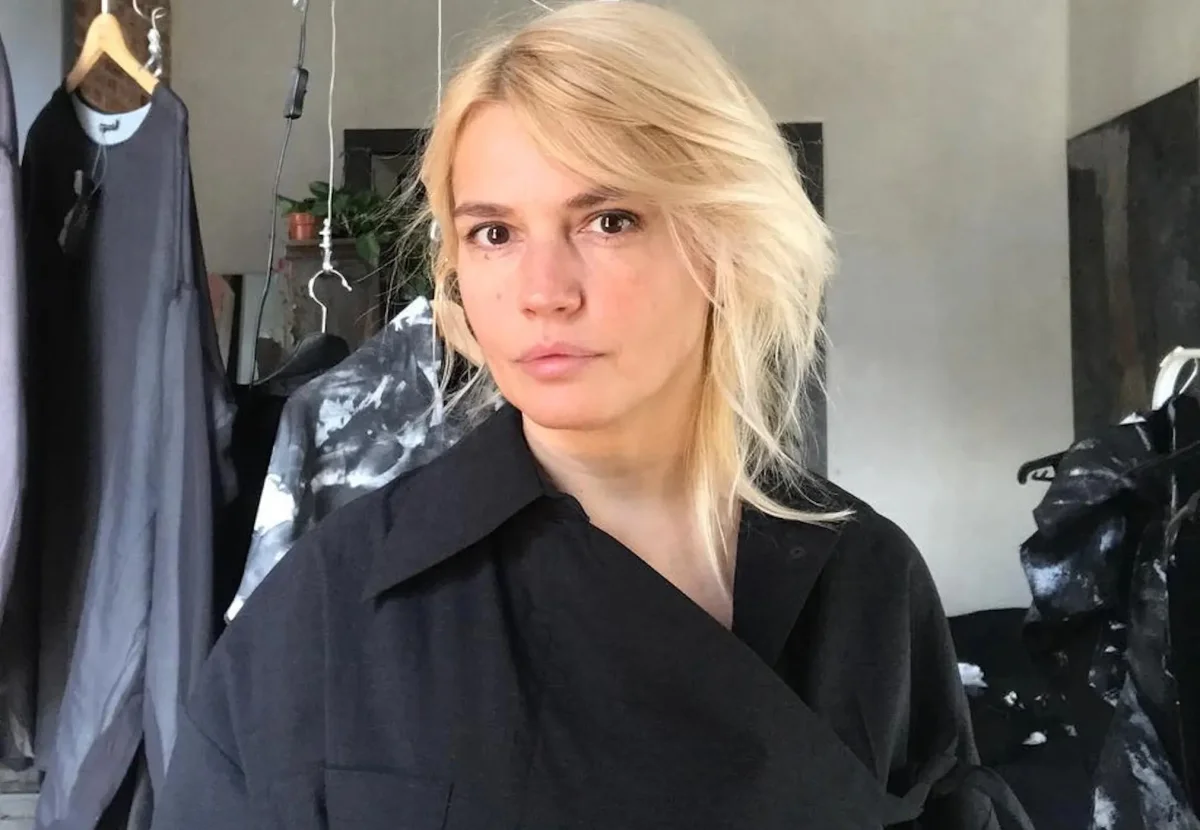 «Жизнь была — выживание»: Женя Малыгина о сквоте, талонах и Levi's в 90-х