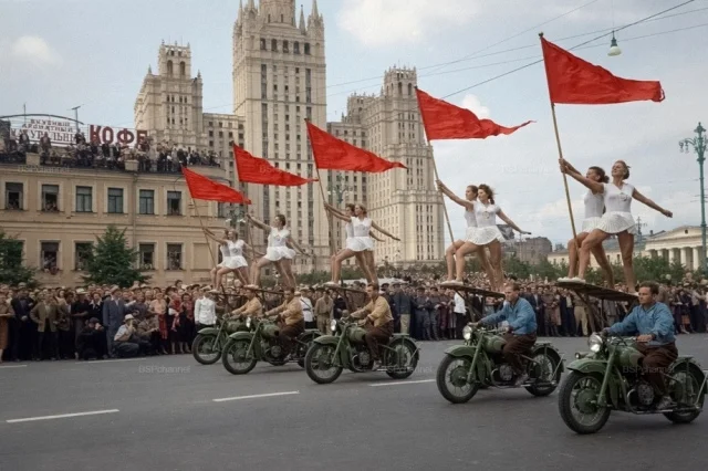 Жизнь Москвы на редких кадрах 1950-х Жизнь Москвы на редких кадрах 1950-х история, москва, ссср, ретро, фото, 1950-е