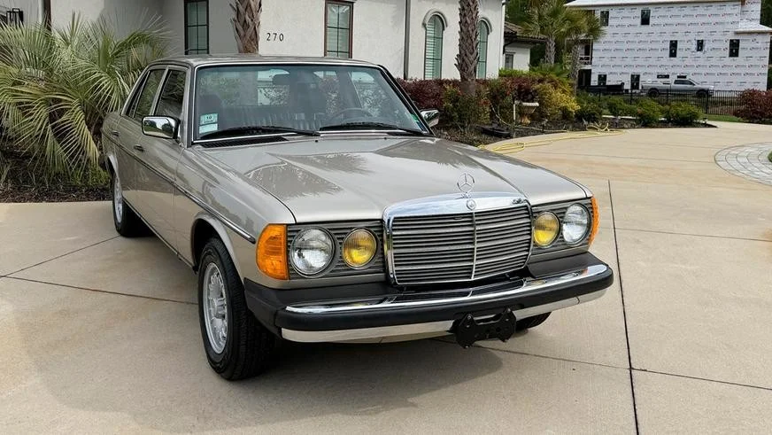 Идеальный Mercedes-Benz W123: пробег 29 000 км и шины 1985 года Mercedes-Benz, W123, ретро-авто, аукцион, капсула времени, дизель