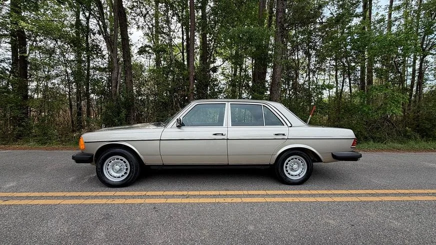 Идеальный Mercedes-Benz W123: пробег 29 000 км и шины 1985 года Mercedes-Benz, W123, ретро-авто, аукцион, капсула времени, дизель