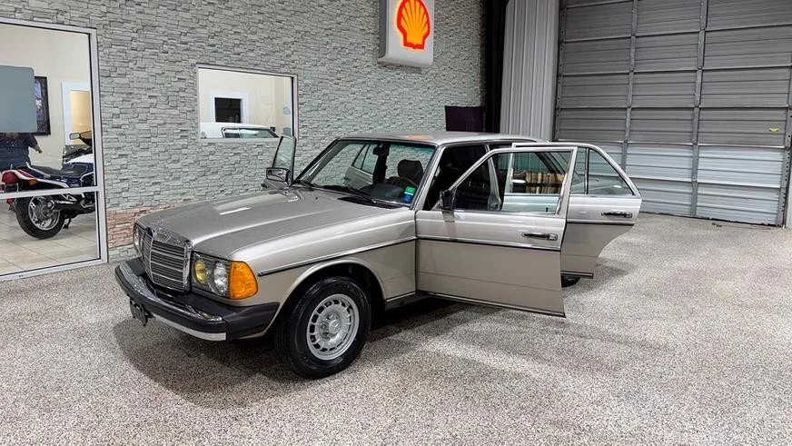Идеальный Mercedes-Benz W123: пробег 29 000 км и шины 1985 года Mercedes-Benz, W123, ретро-авто, аукцион, капсула времени, дизель