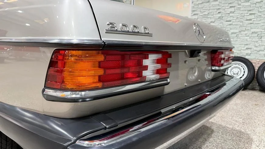 Идеальный Mercedes-Benz W123: пробег 29 000 км и шины 1985 года Mercedes-Benz, W123, ретро-авто, аукцион, капсула времени, дизель