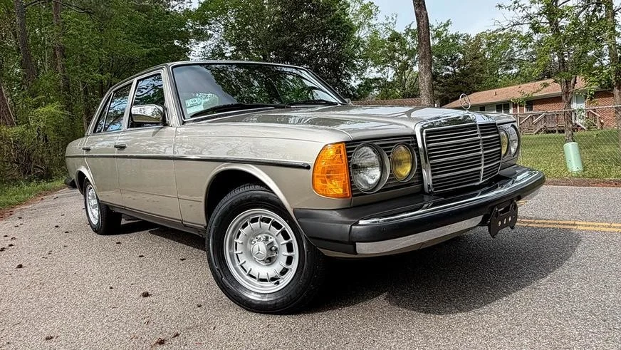 Идеальный Mercedes-Benz W123: пробег 29 000 км и шины 1985 года Mercedes-Benz, W123, ретро-авто, аукцион, капсула времени, дизель