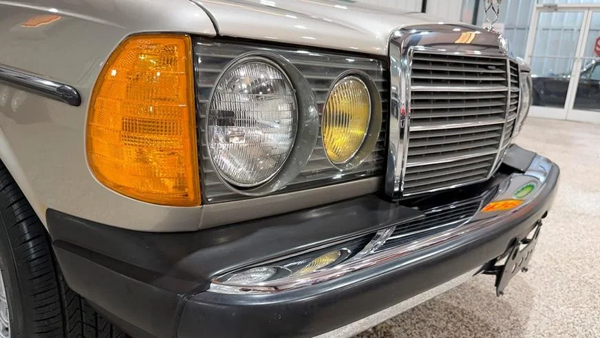 Идеальный Mercedes-Benz W123: пробег 29 000 км и шины 1985 года Mercedes-Benz, W123, ретро-авто, аукцион, капсула времени, дизель