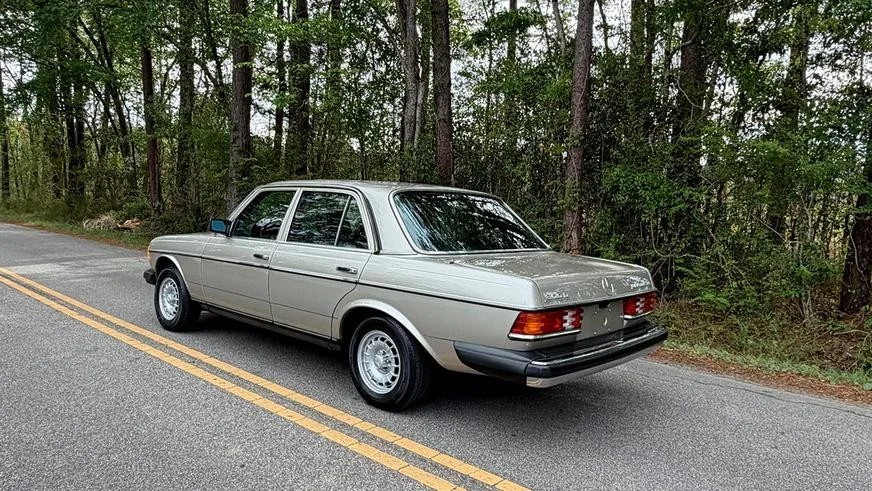 Идеальный Mercedes-Benz W123: пробег 29 000 км и шины 1985 года Mercedes-Benz, W123, ретро-авто, аукцион, капсула времени, дизель